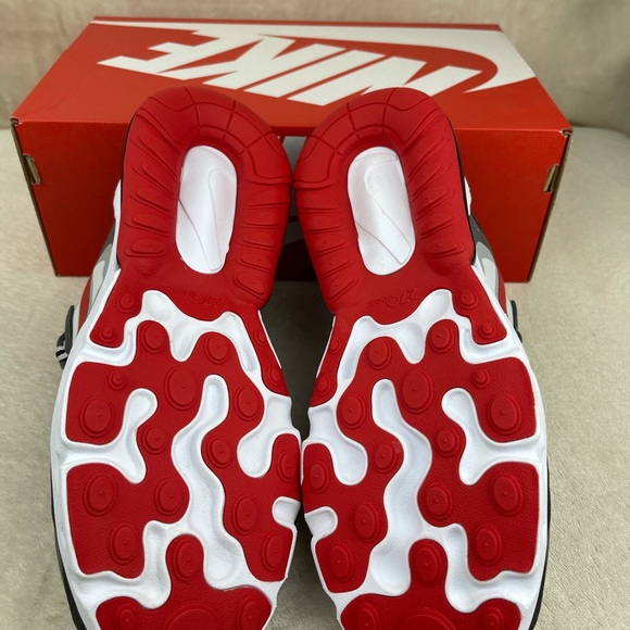 Nike Air Max 270 React Black University Red Grey - Picture 6 of 6
